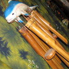 Bamboo wind music with a picture of a fish.