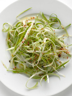 Salat aus Frühlingszwiebeln