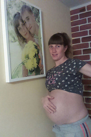 Голи бременни жени снимка