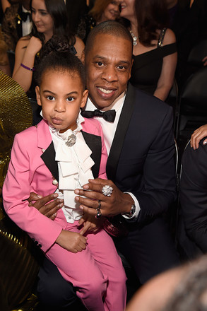 Hamile Beyonce karnı Grammy töreninde gösterdi 