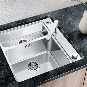 Sink Blancostatura 6-U / W 70 (Blanco) kann komplett mit zwei Schneidebrettern abgedeckt werden