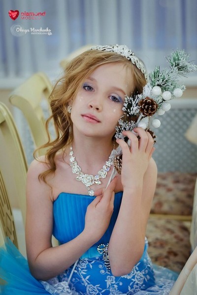 美容コンテストと才能 "Volgograd Beauty  -  2018"：28人の子供の写真