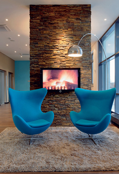 Idea 3: a flaming fireplace on the TV screen