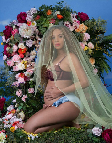 Beyonce ikizlerle hamile