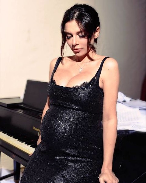Anna Sedokova ist zum dritten Mal schwanger