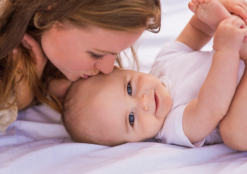 When to teach a child to fall asleep by herself