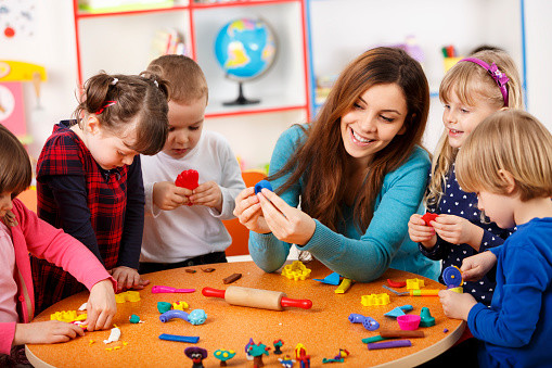 Wie man ein Kind zum Kindergarten unterrichtet