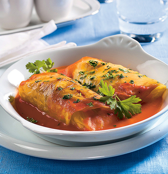 Cabbage rolls with vegetables and potatoes