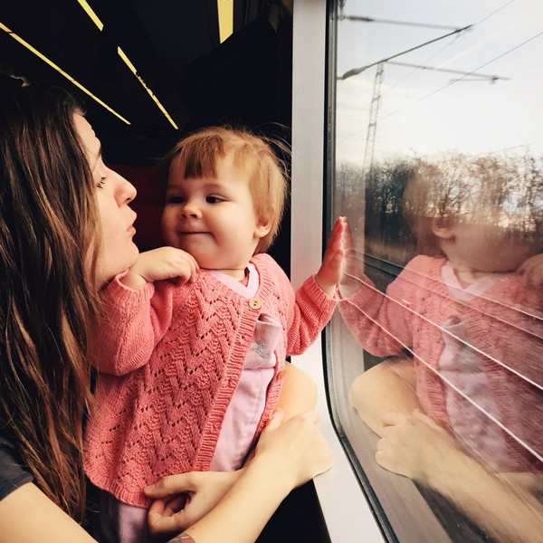 Traveling with a child: 5 life hacking to keep you crazy