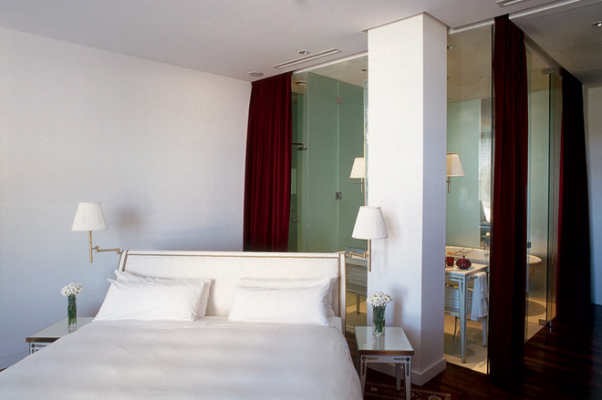 Idea 6: a glass wall between the bedroom and the bathroom