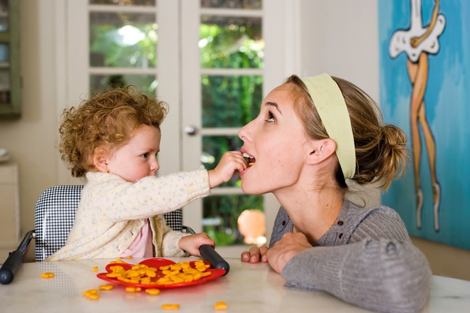 how correctly to introduce the feeding of a child