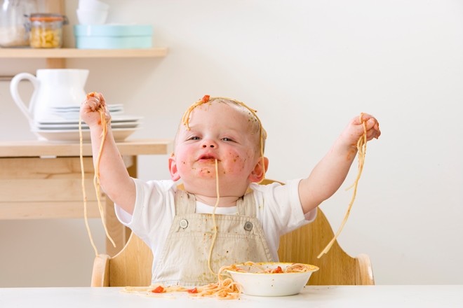 子供は食事を拒否します