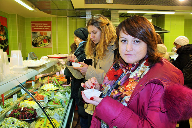 Yeni yıl 2015, yeni yıl tablo 2015 salata, lezzetli salatalar, bir keçi şeklinde yılbaşı salatası, yeni yıl arifesi salatası, yeni yıl 2015 için yemek pişirmek için ne, yeni yıl salatası 2015