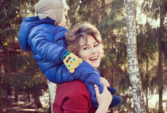 Maria Kozhevnikova med hendes søn: foto