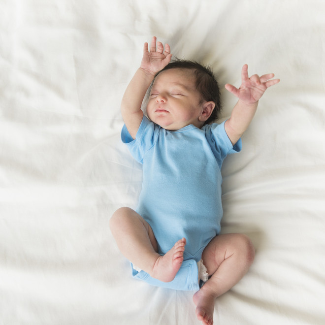 Warum schläft das monatliche Baby nicht gut?