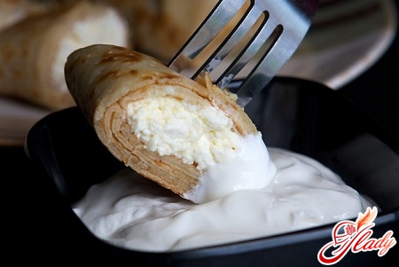 pancakes with cottage cheese and sour cream