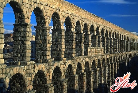 Сеговія - римський акведук