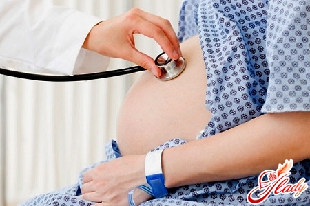 the course of pregnancy with a shortage of folic acid