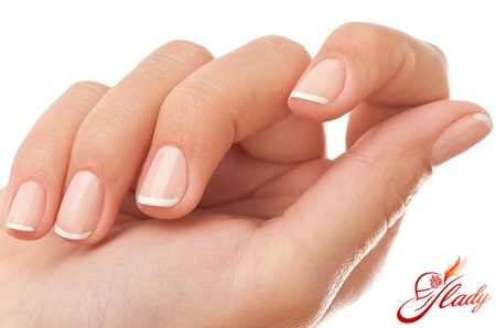 French manicure on short nails