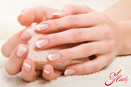French manicure at home
