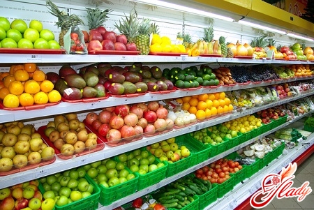 свіжі фрукти бажано купувати в проверни місцях