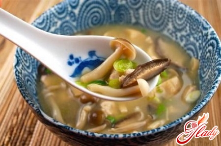 fast recipe of mushroom soup in a multivark