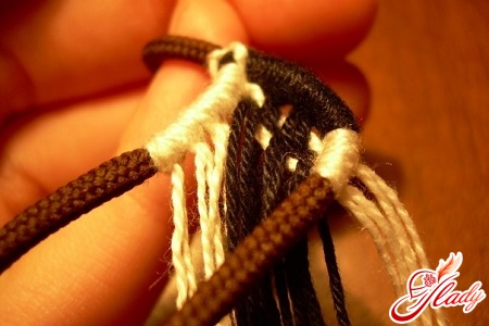 різні способи плетіння фенечки