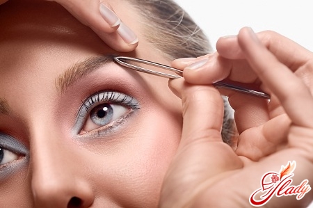 hvordan man pluk dine øjenbryn korrekt