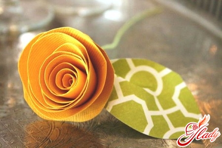 how to make flowers from paper with your own hands