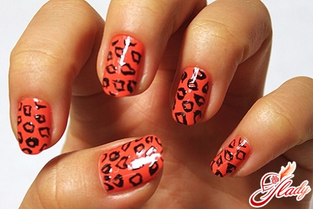 how to make a leopard manicure yourself