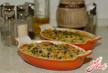 potato casserole with minced meat in a microwave oven