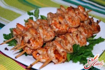 tasty shrimps in sweetly sour sauce