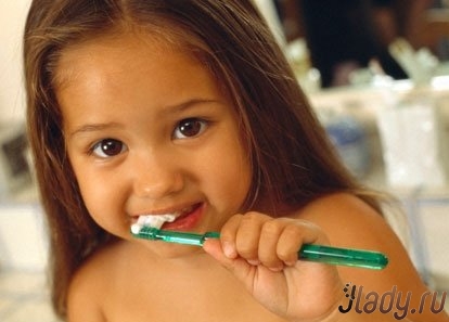Teeth in children. Treatment, oral hygiene