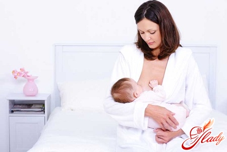 causes of thrush during breastfeeding
