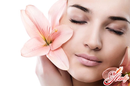 Using the Luuk.com service, find the best masters of the city who will take care of your beauty