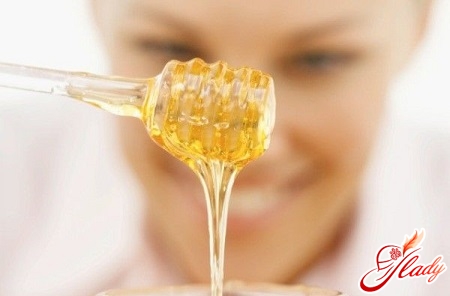mask with honey for the face