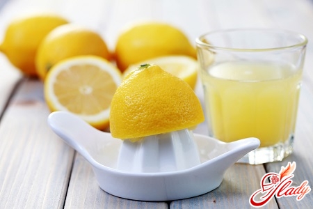 Lemon juice in the fight against fatty hair