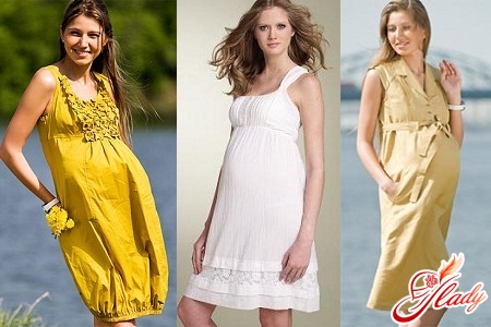 Sommerkleidung für schwangere Frauen Foto