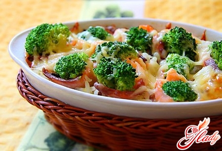 scrambled eggs with broccoli
