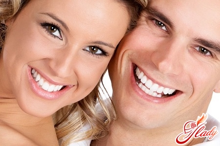 teeth whitening with activated charcoal