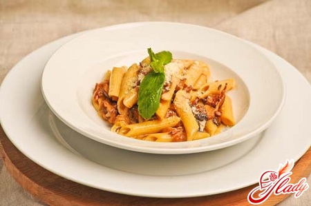 delicious pasta with chicken and mushrooms in creamy sauce