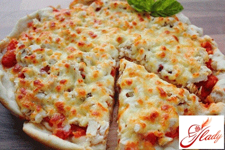 pizza filling with chicken