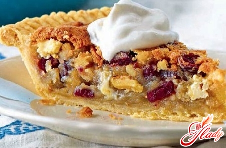 Pie with apples and cranberries