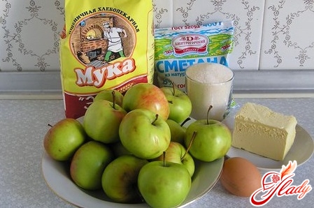 інгредієнти для яблучного пирога