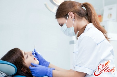 besøg hos tandlægen