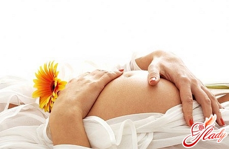 the first signs of pregnancy before menstruation