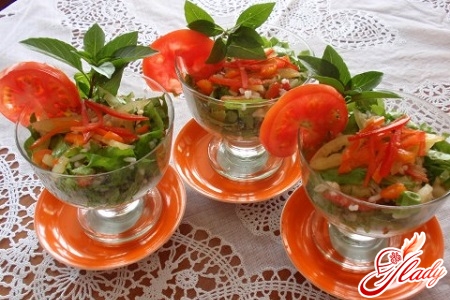 light salads with shrimps