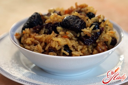 pilaf with dried fruits