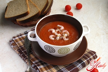 Tomaten-Meeresfrüchte-Suppe