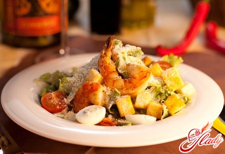Greek salad with shrimps
